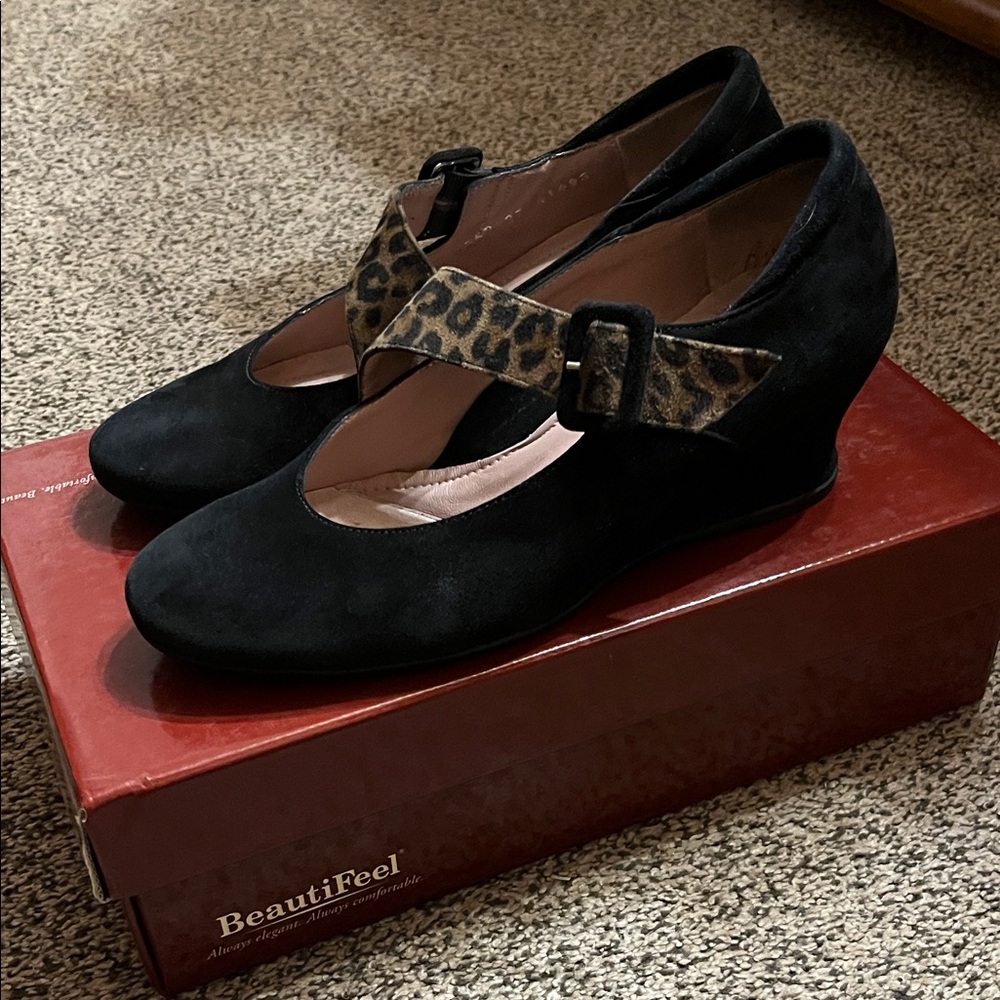 BeautiFeel Black Shoes with Leopard Accent